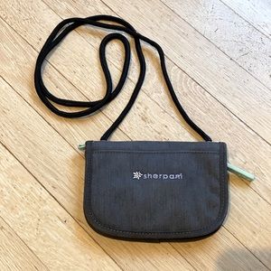 Sherpani crossbody bag / wallet